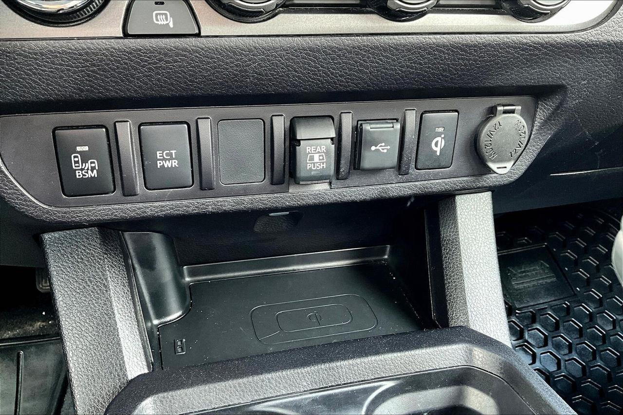 2023 Toyota Tacoma TRD OFF-ROAD 4X4   PREMIUM PACKAGE   LEATHER   NAV Photo