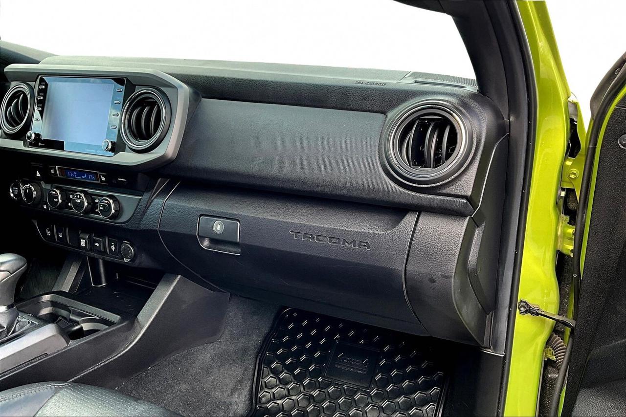 2023 Toyota Tacoma TRD OFF-ROAD 4X4   PREMIUM PACKAGE   LEATHER   NAV Photo