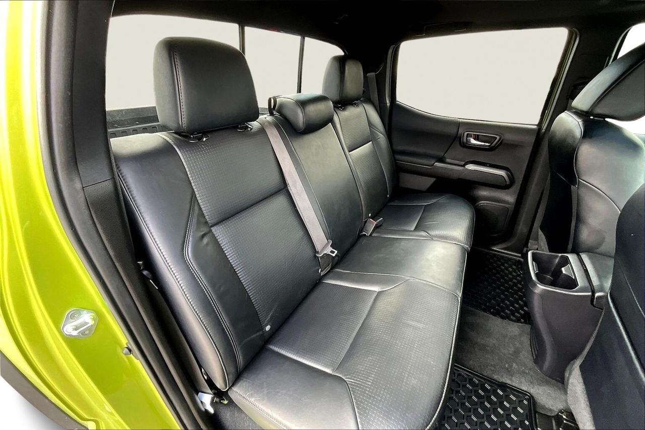 2023 Toyota Tacoma TRD OFF-ROAD 4X4   PREMIUM PACKAGE   LEATHER   NAV Photo