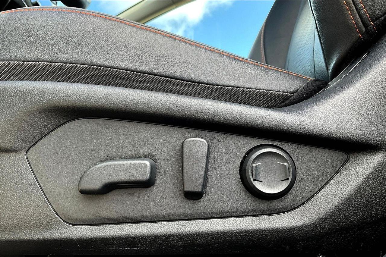 2024 Subaru Crosstrek LIMITED AWD   LEATHER   SUNROOF   NAVIGATION Photo