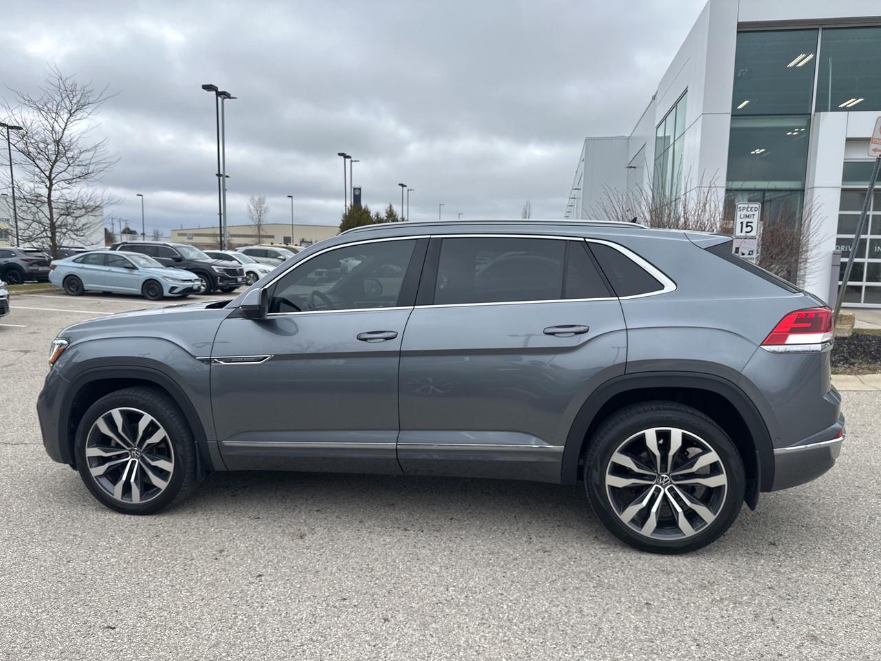 2022 Volkswagen Atlas Cross Sport Execline 3.6 FSI 4MOTION Photo