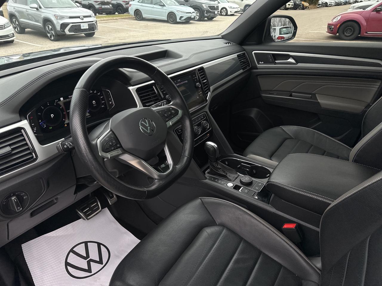 2022 Volkswagen Atlas Cross Sport Execline 3.6 FSI 4MOTION Photo