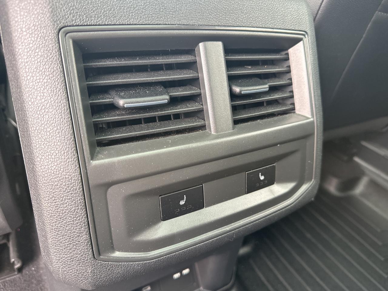 2022 Volkswagen Atlas Cross Sport Execline 3.6 FSI 4MOTION Photo