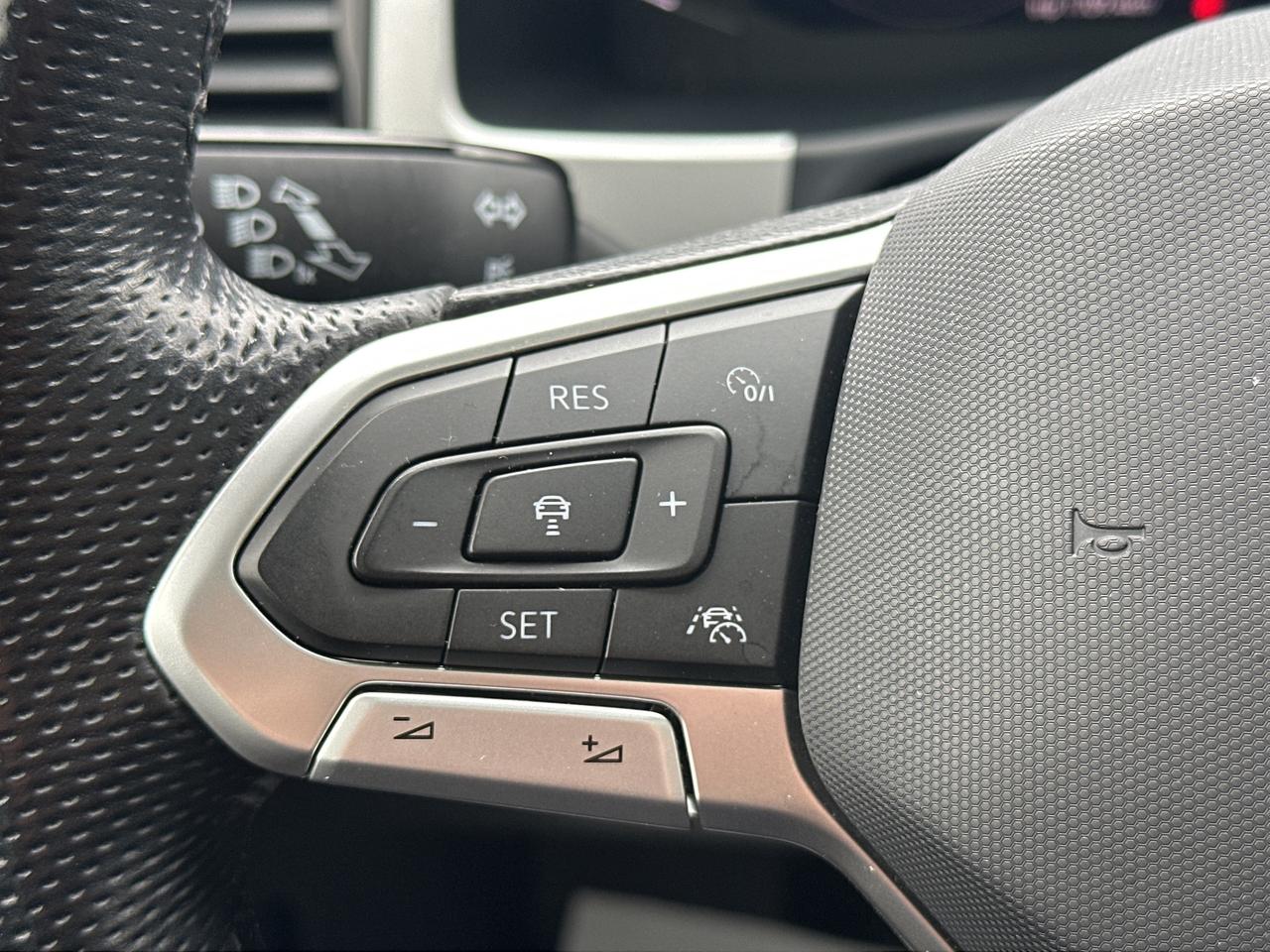 2022 Volkswagen Atlas Cross Sport Execline 3.6 FSI 4MOTION Photo