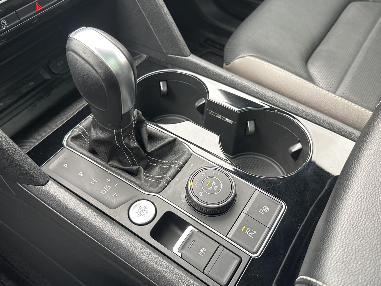 2022 Volkswagen Atlas Cross Sport Execline 3.6 FSI 4MOTION Photo