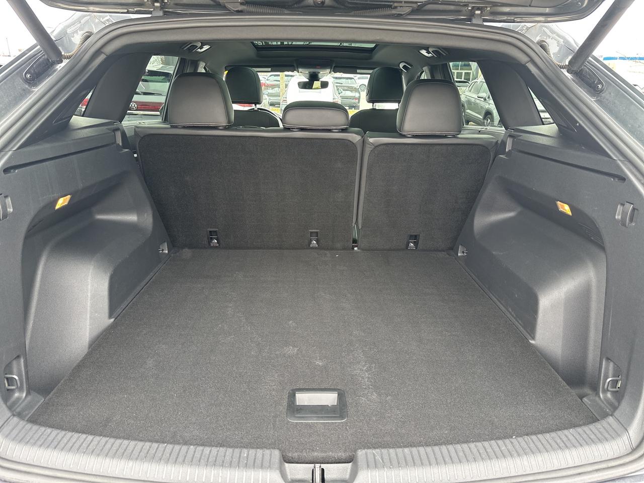 2022 Volkswagen Atlas Cross Sport Execline 3.6 FSI 4MOTION Photo