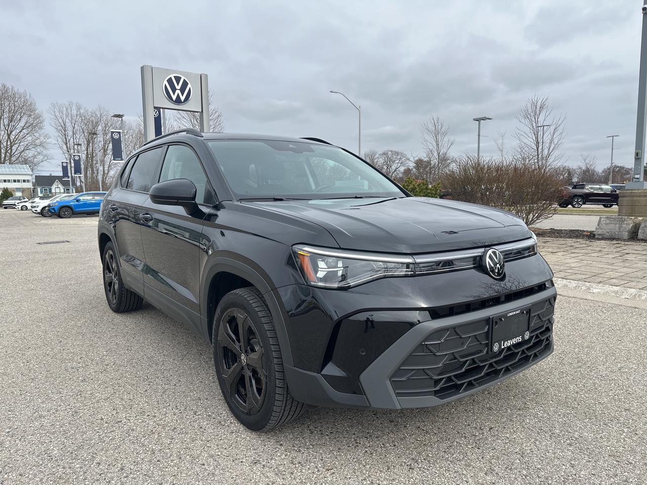 2025 Volkswagen Taos Comfortline Black Edition 4MOTION Photo