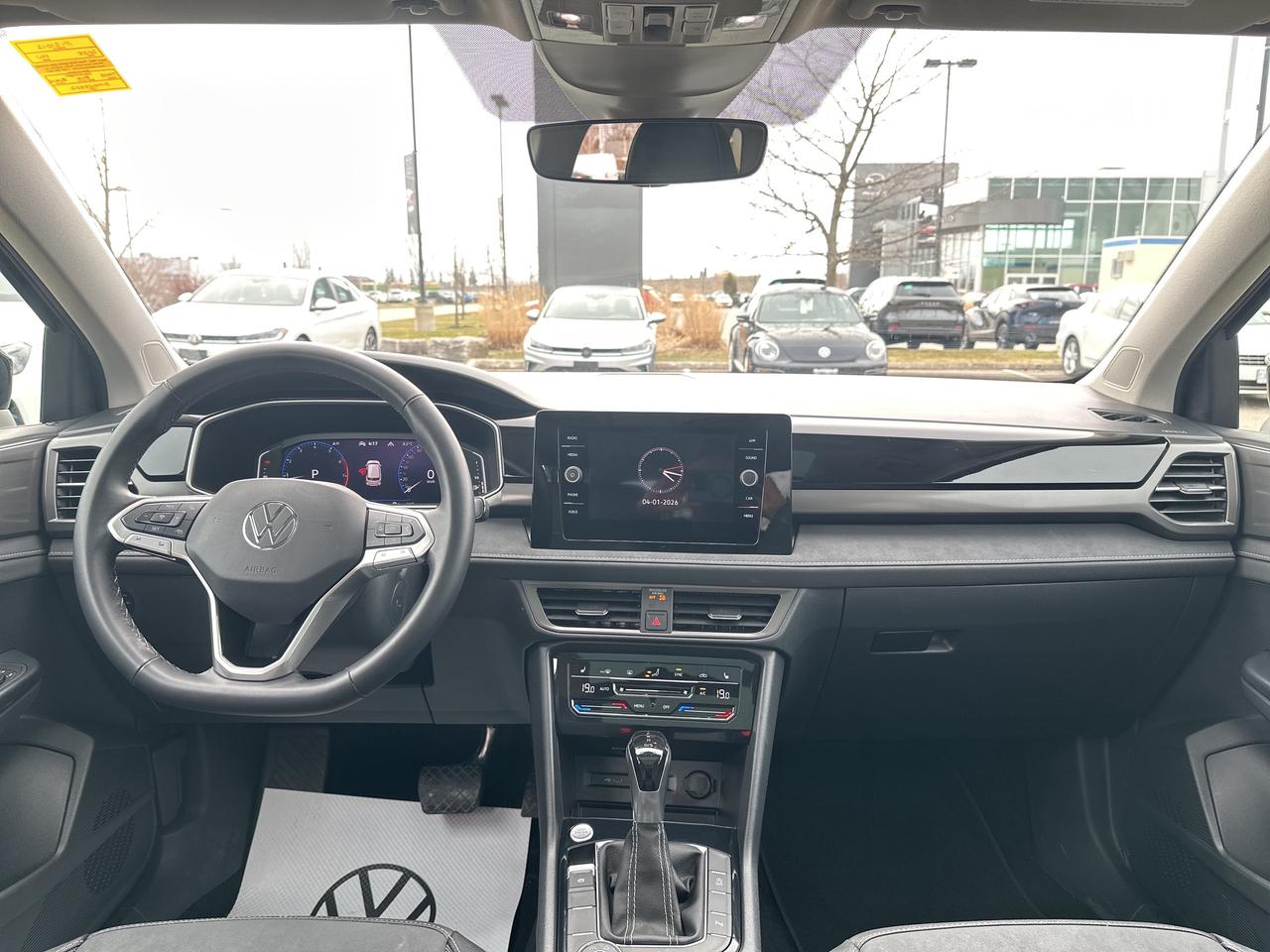 2025 Volkswagen Taos Comfortline Black Edition 4MOTION Photo