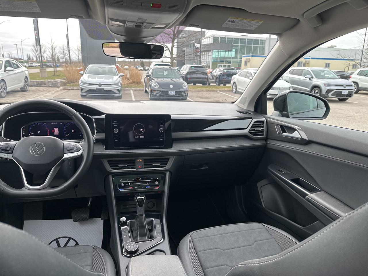 2025 Volkswagen Taos Comfortline Black Edition 4MOTION Photo