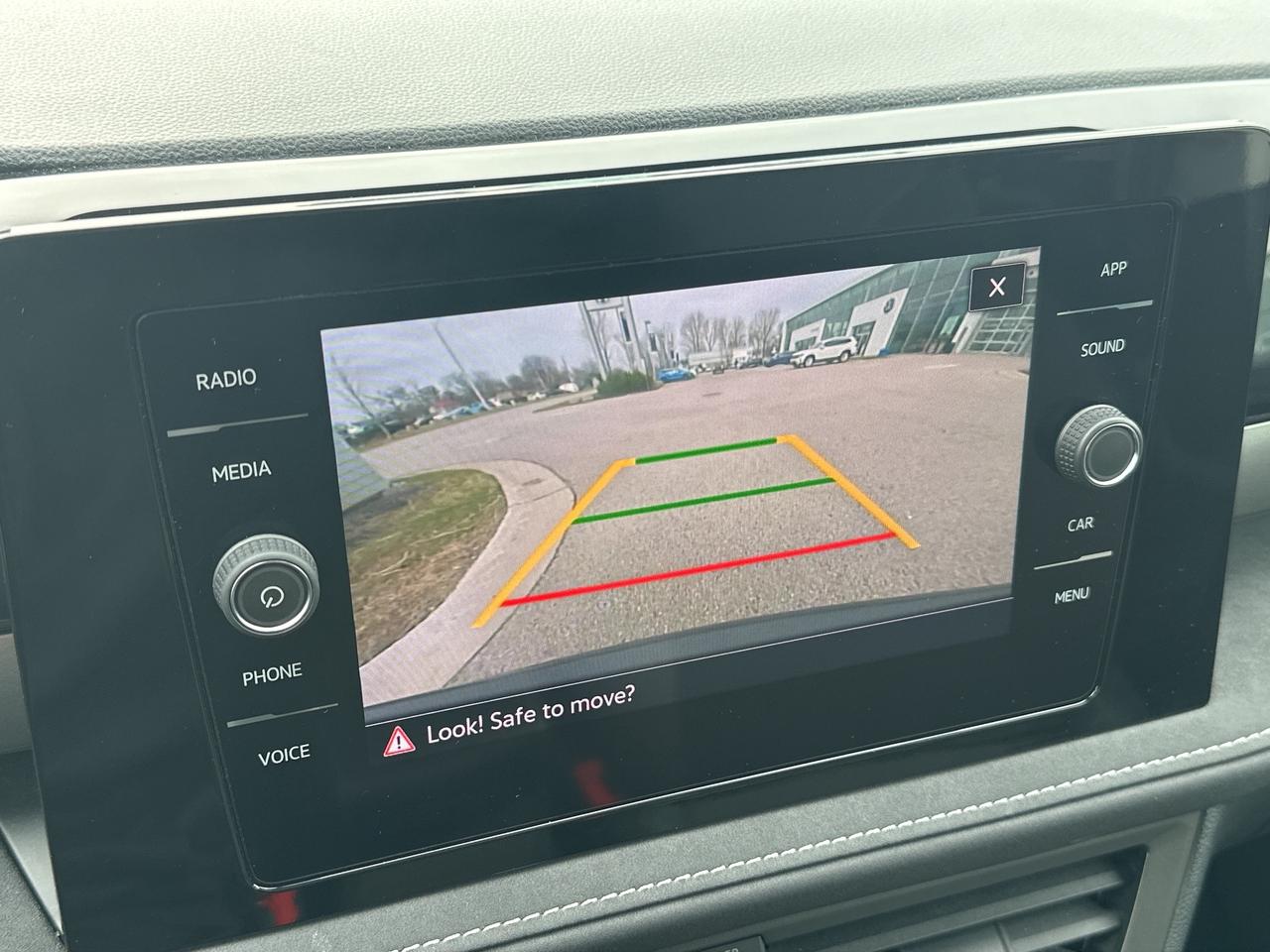 2025 Volkswagen Taos Comfortline Black Edition 4MOTION Photo