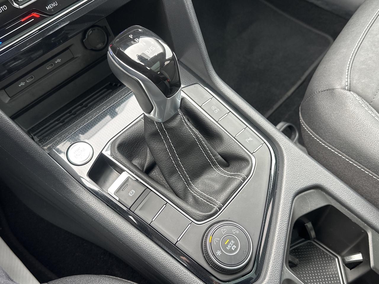 2025 Volkswagen Taos Comfortline Black Edition 4MOTION Photo