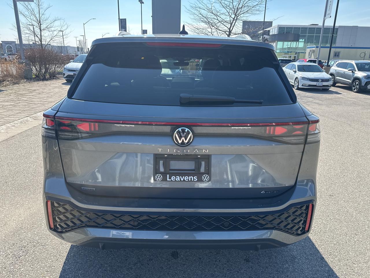 2026 Volkswagen Tiguan Highline Turbo R-Line 4MOTION Photo4