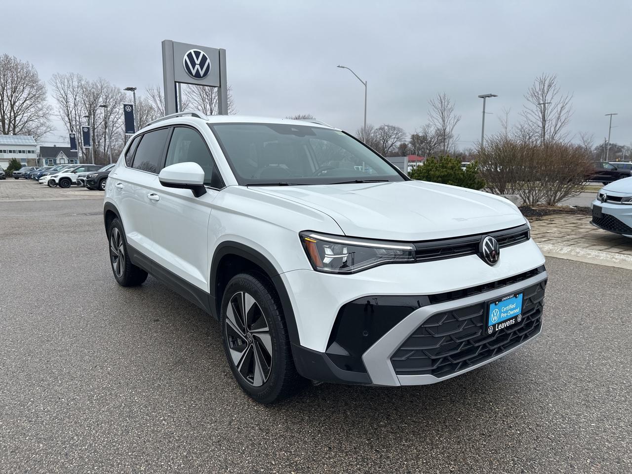 2025 Volkswagen Taos Comfortline 4Motion Photo