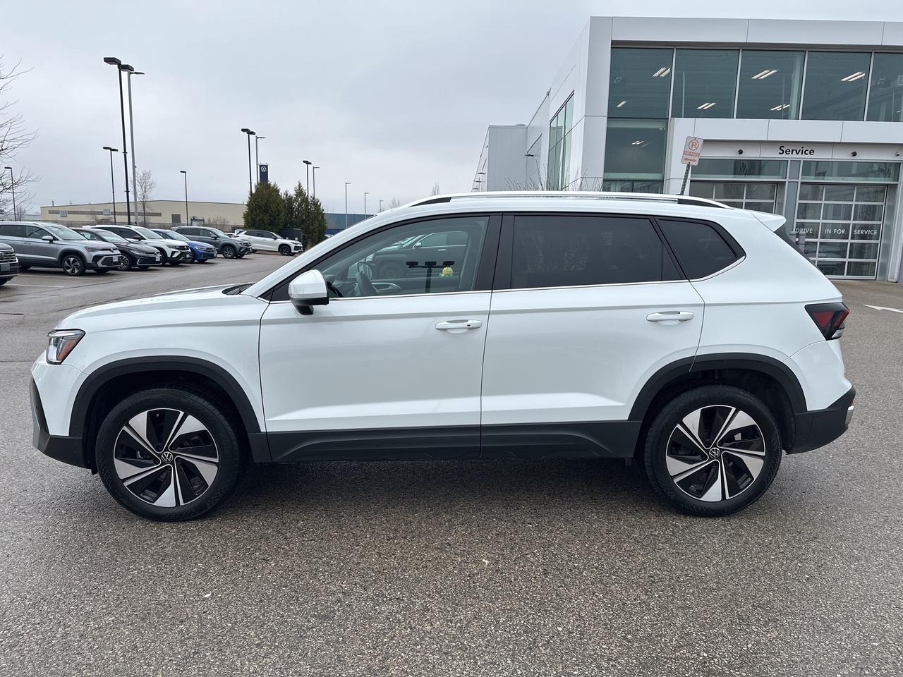 2025 Volkswagen Taos Comfortline 4Motion Photo