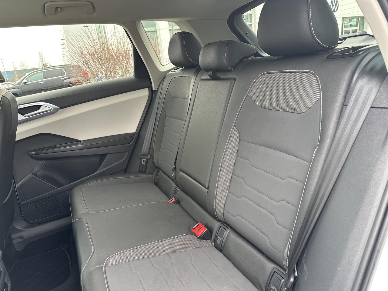 2025 Volkswagen Taos Comfortline 4Motion Photo