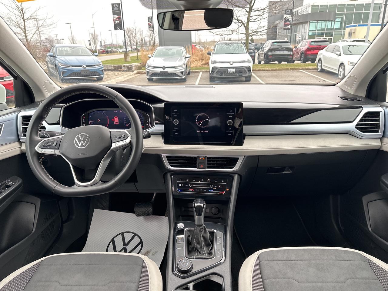 2025 Volkswagen Taos Comfortline 4Motion Photo