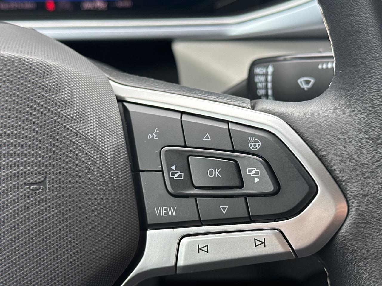 2025 Volkswagen Taos Comfortline 4Motion Photo