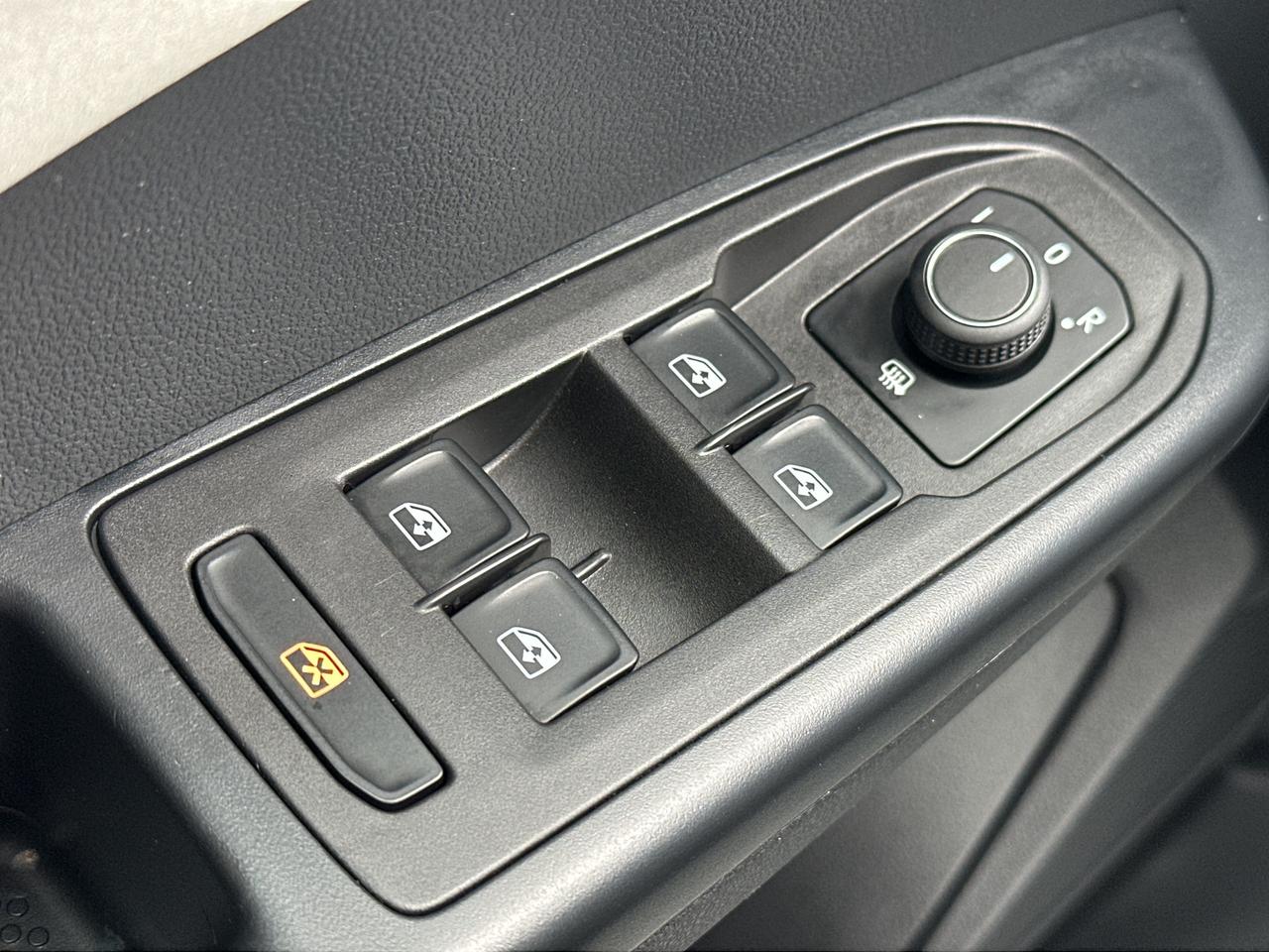 2025 Volkswagen Taos Comfortline 4Motion Photo