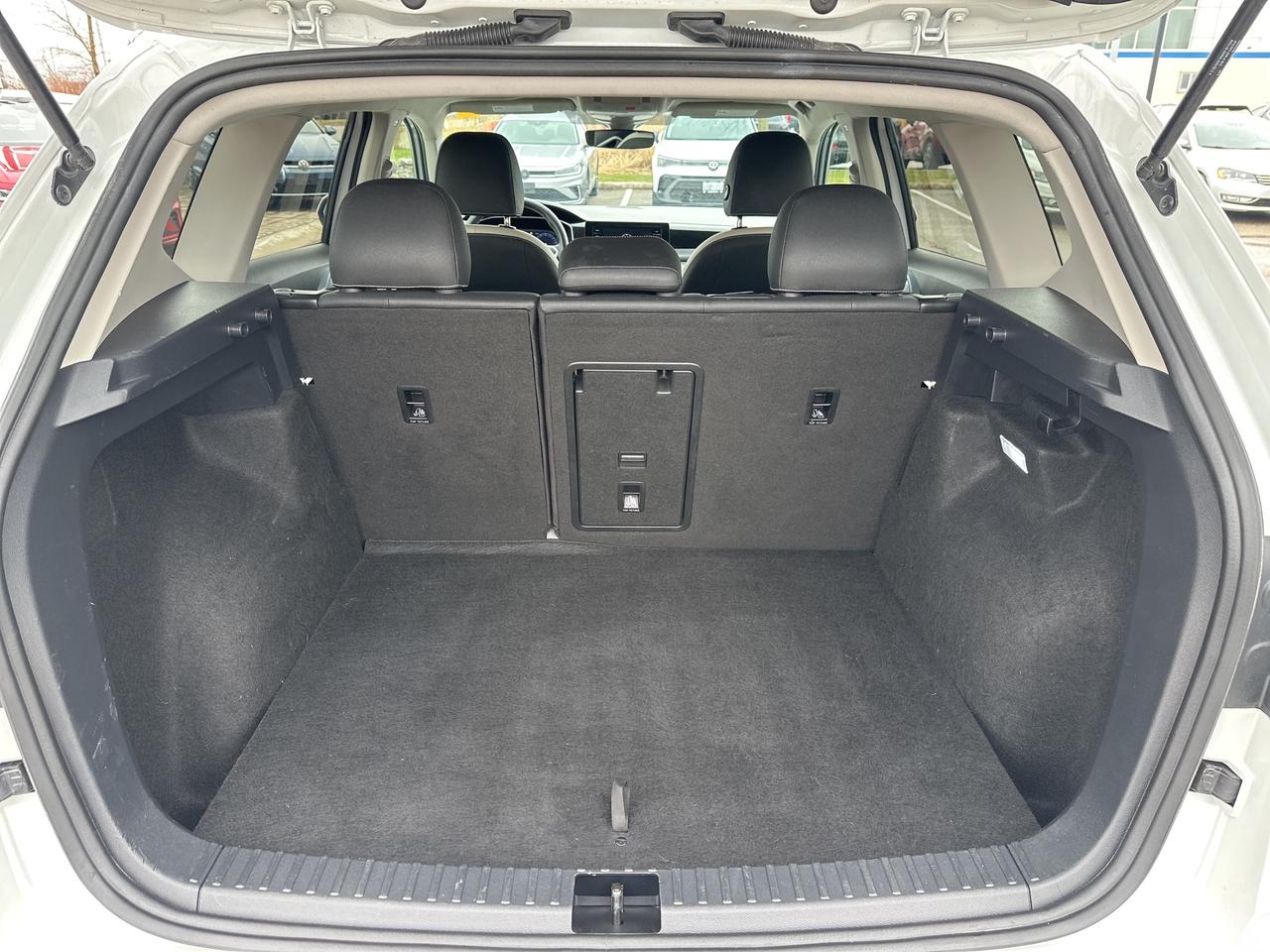 2025 Volkswagen Taos Comfortline 4Motion Photo