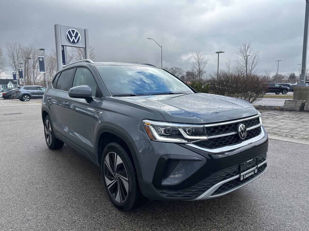 2023 Volkswagen Taos Highline 4MOTION Photo