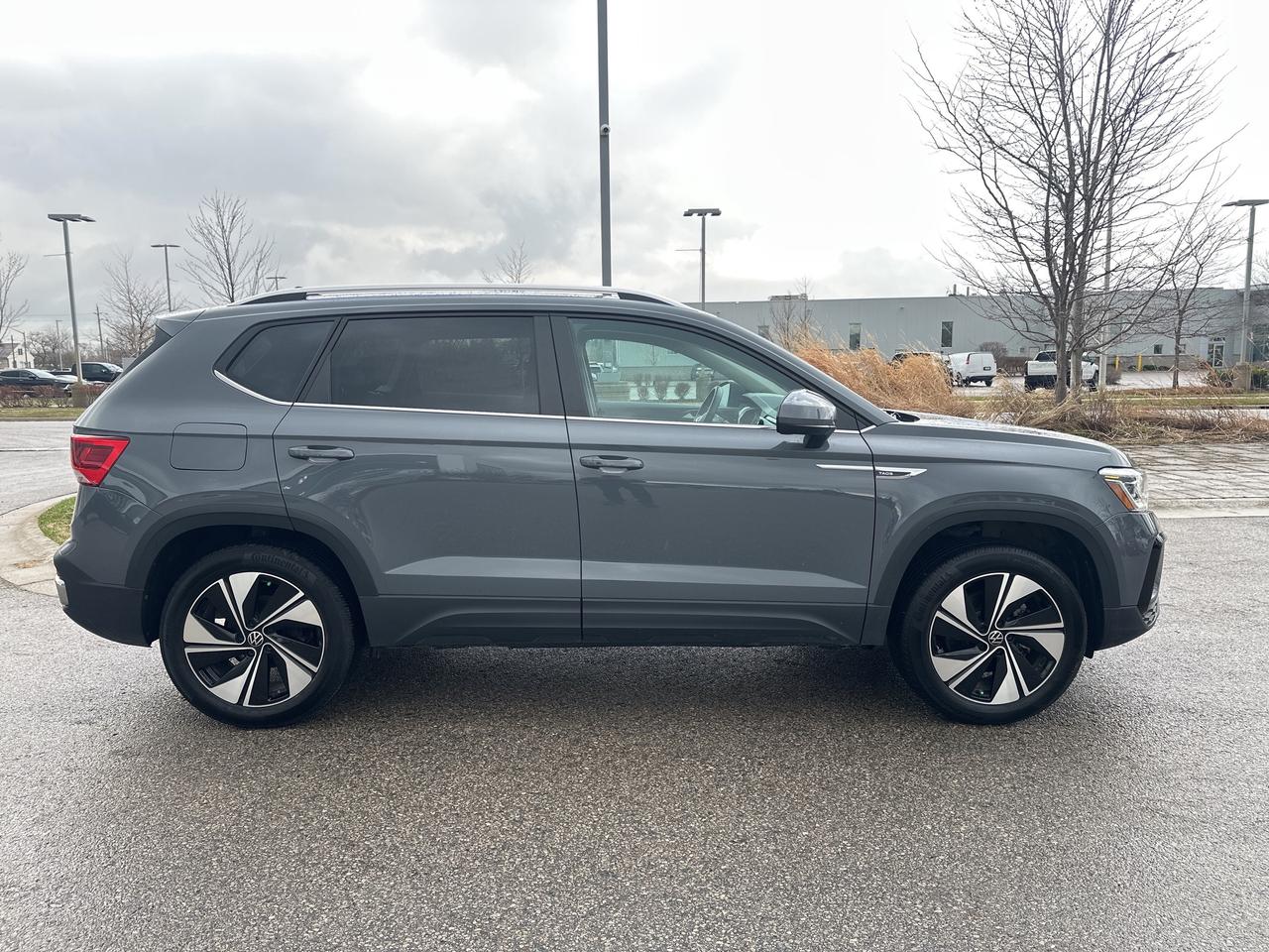 2023 Volkswagen Taos Highline 4MOTION Photo