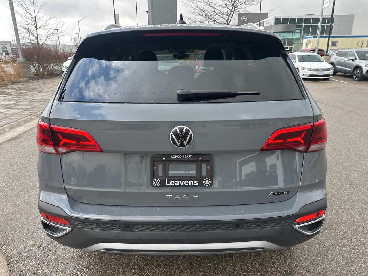 2023 Volkswagen Taos Highline 4MOTION Photo