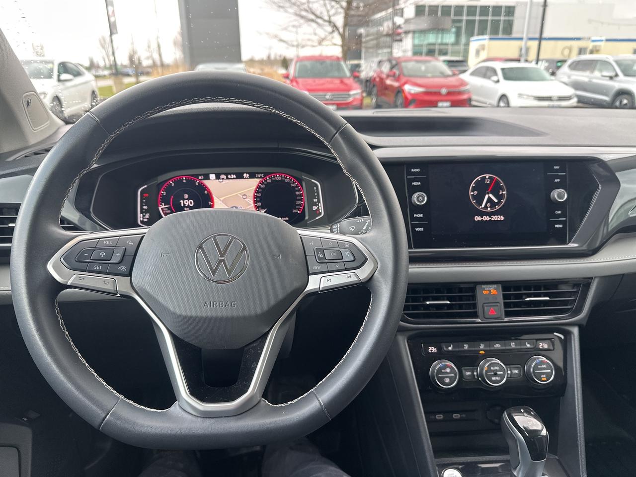 2023 Volkswagen Taos Highline 4MOTION Photo