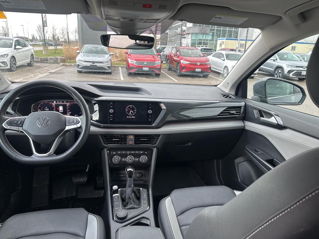 2023 Volkswagen Taos Highline 4MOTION Photo