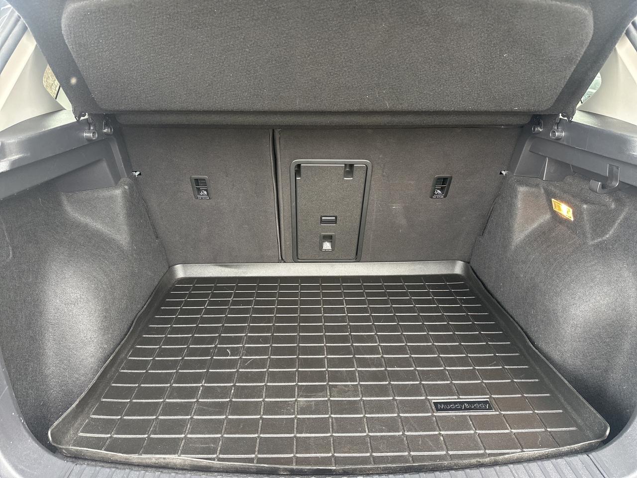 2023 Volkswagen Taos Highline 4MOTION Photo