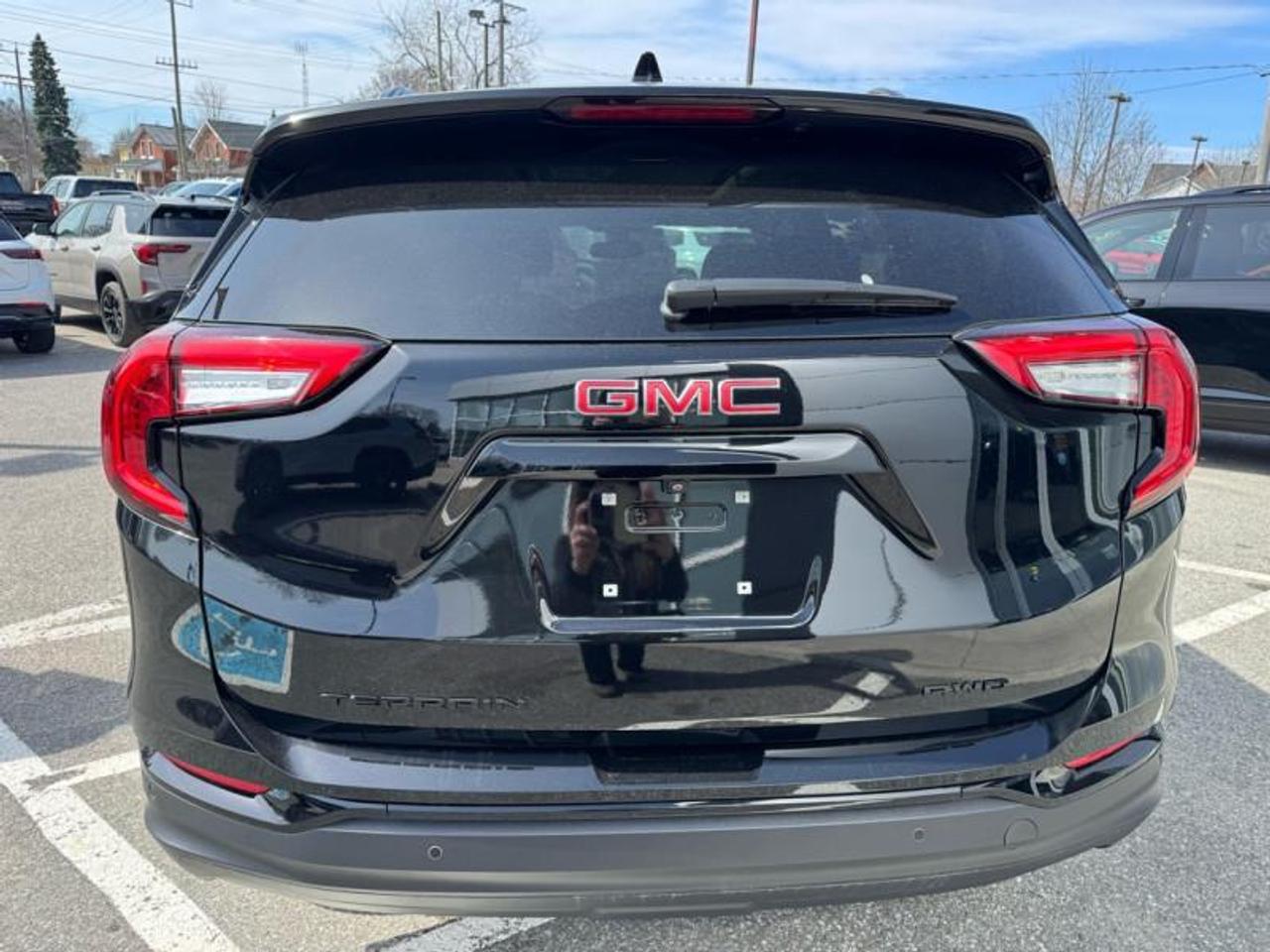 2024 GMC Terrain SLE 4dr All-Wheel Drive Photo