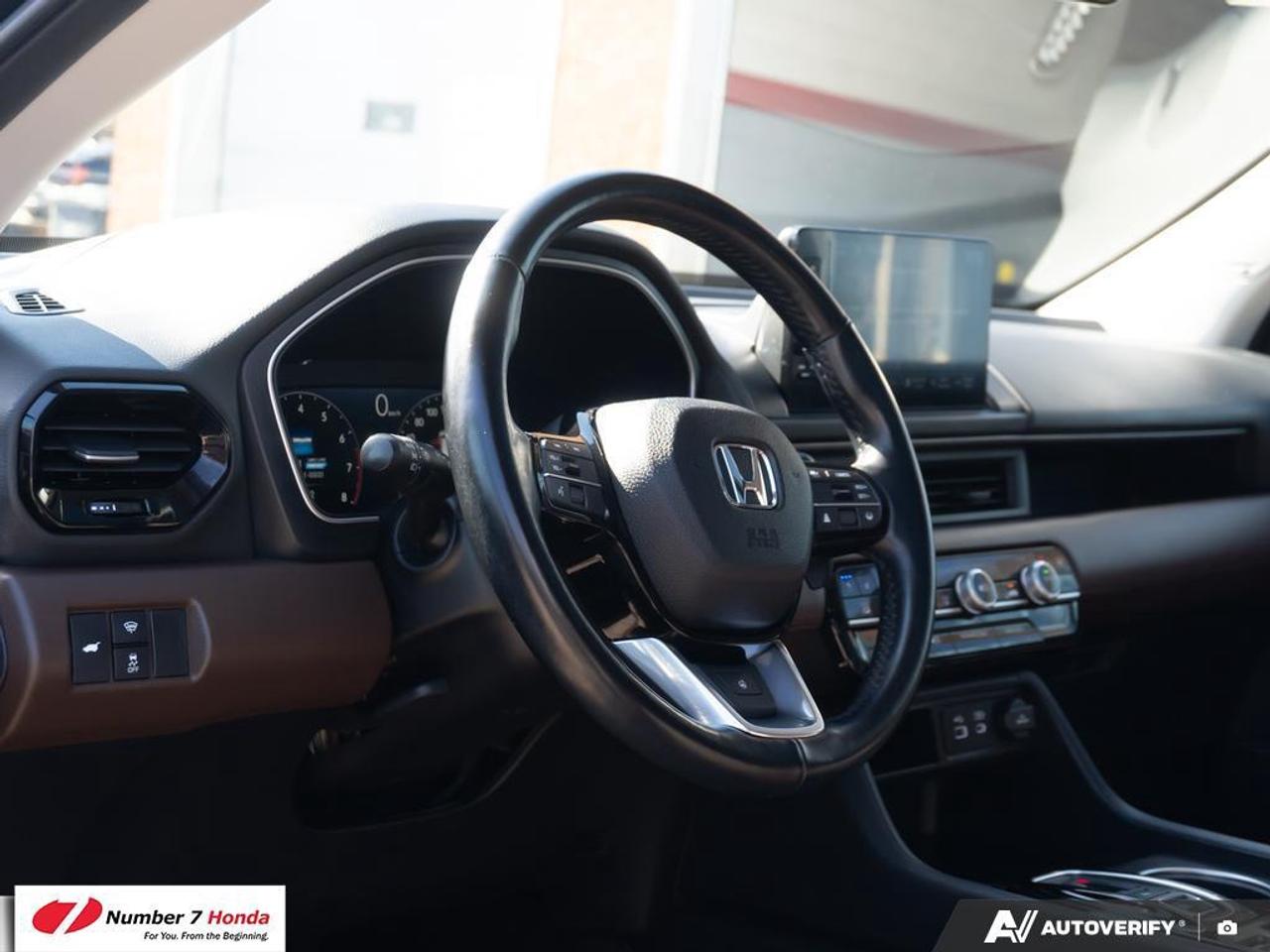 2023 Honda Pilot Touring *EXTENDED FACTORY WARRANTY* Photo