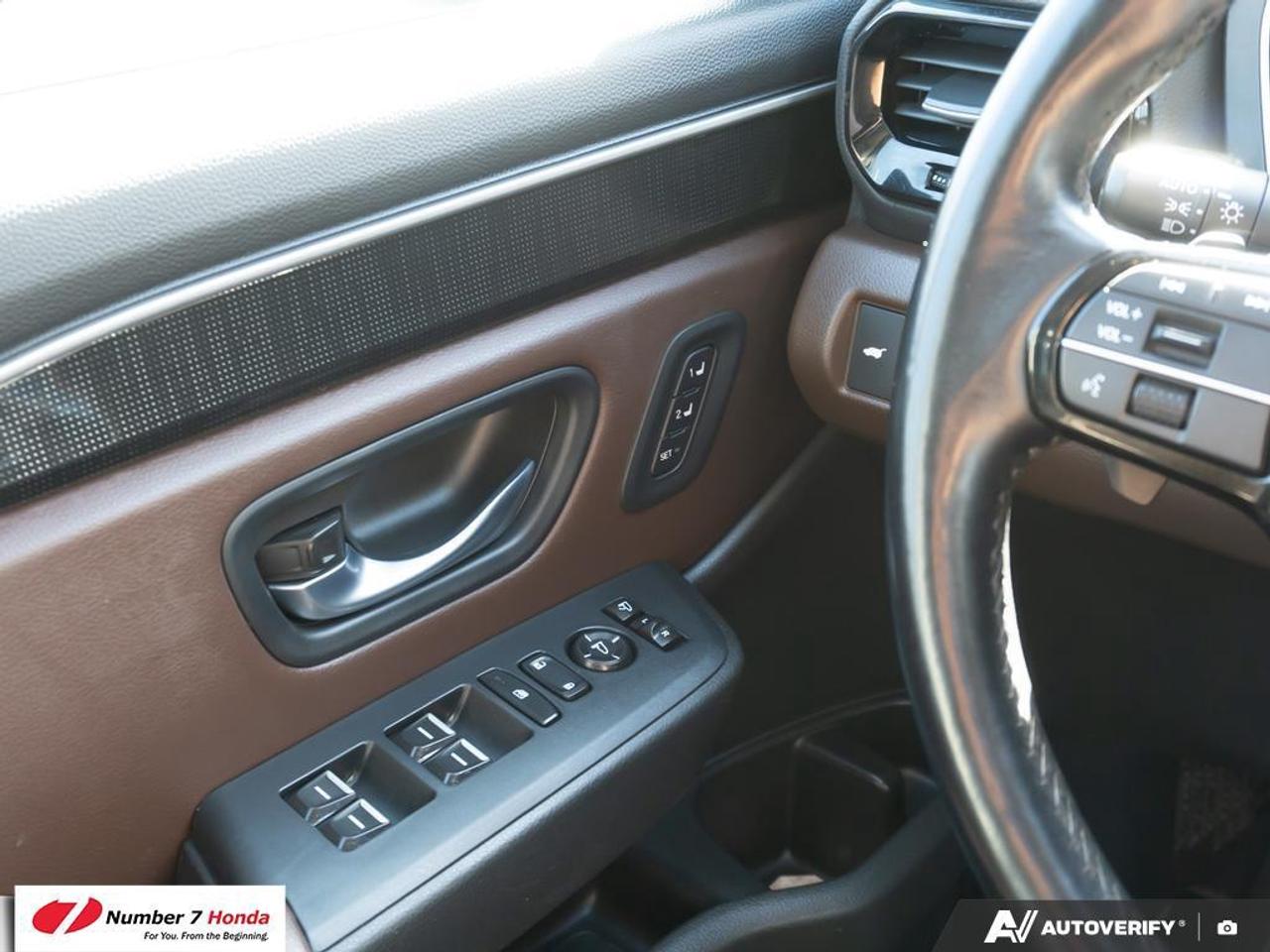2023 Honda Pilot Touring *EXTENDED FACTORY WARRANTY* Photo