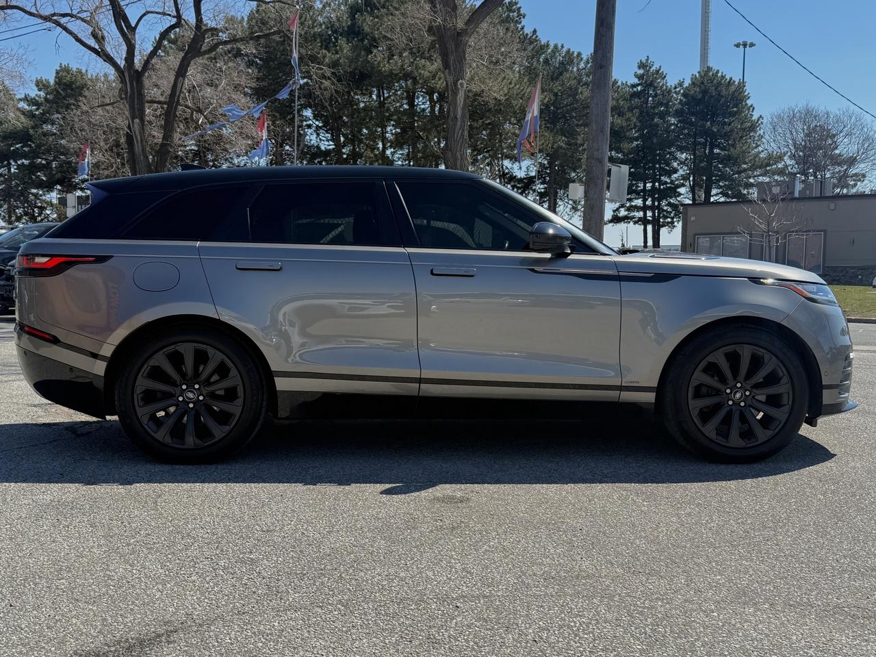 2018 Land Rover Range Rover Velar P380 l R-Dynamic l SE l AWD l 3.0 l V6 l 380HP Photo
