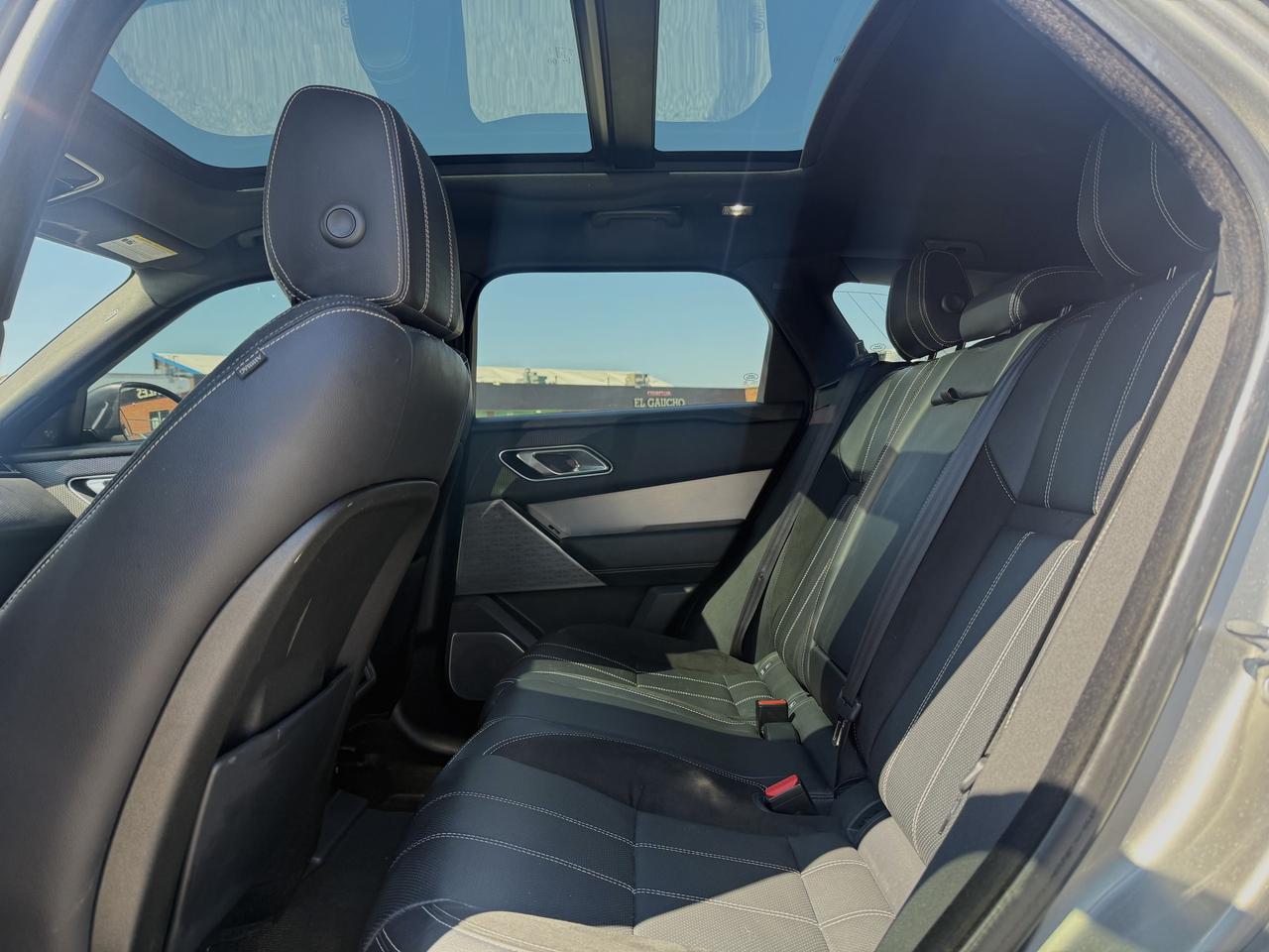2018 Land Rover Range Rover Velar P380 l R-Dynamic l SE l AWD l 3.0 l V6 l 380HP Photo