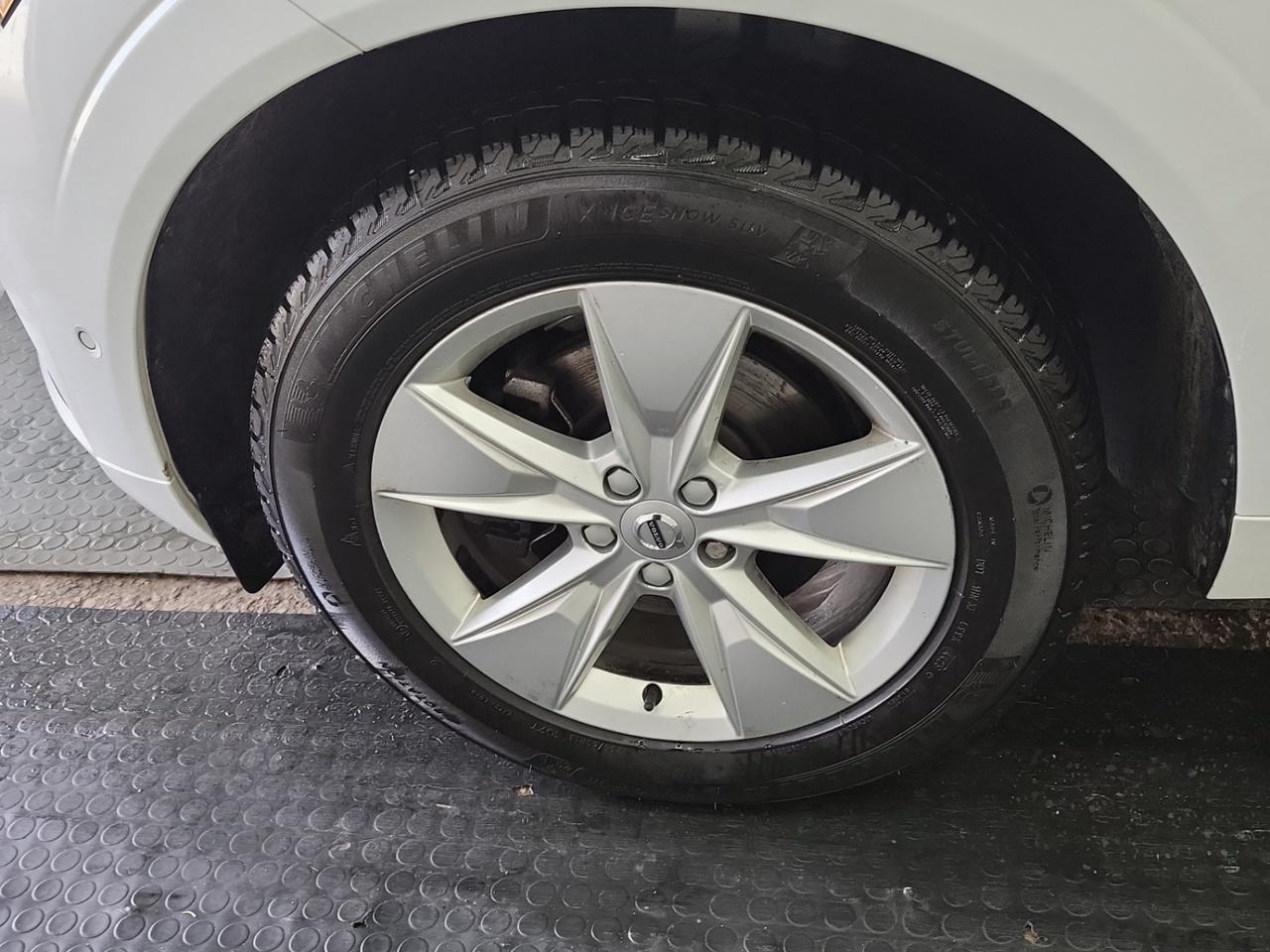 2022 Volvo XC60 Volvo Warranty l B5 l Momentum l AWD l 2 Tire Sets Photo4