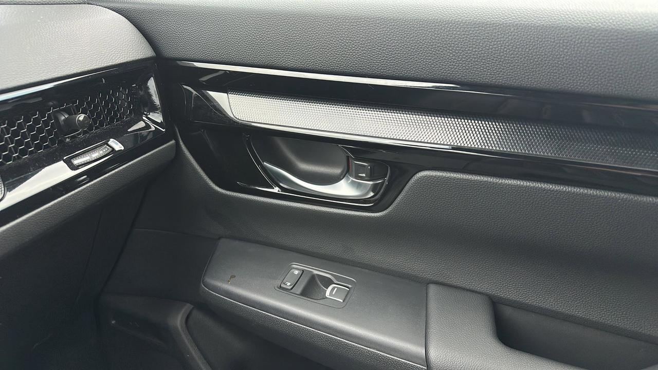 2024 Honda CR-V Hybrid Touring AWD Photo