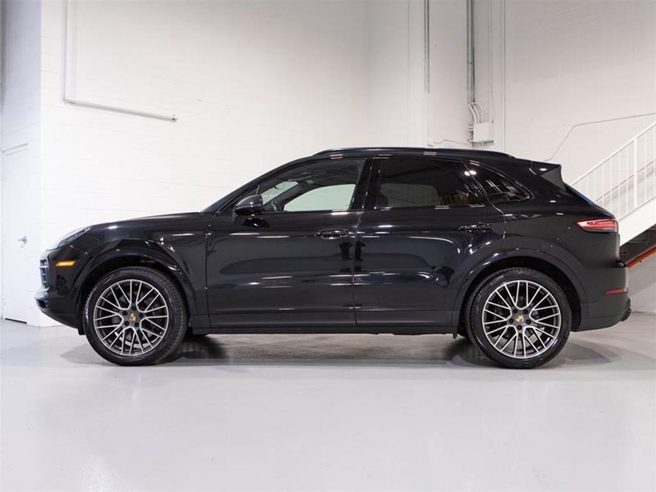 2023 Porsche Cayenne  Photo4