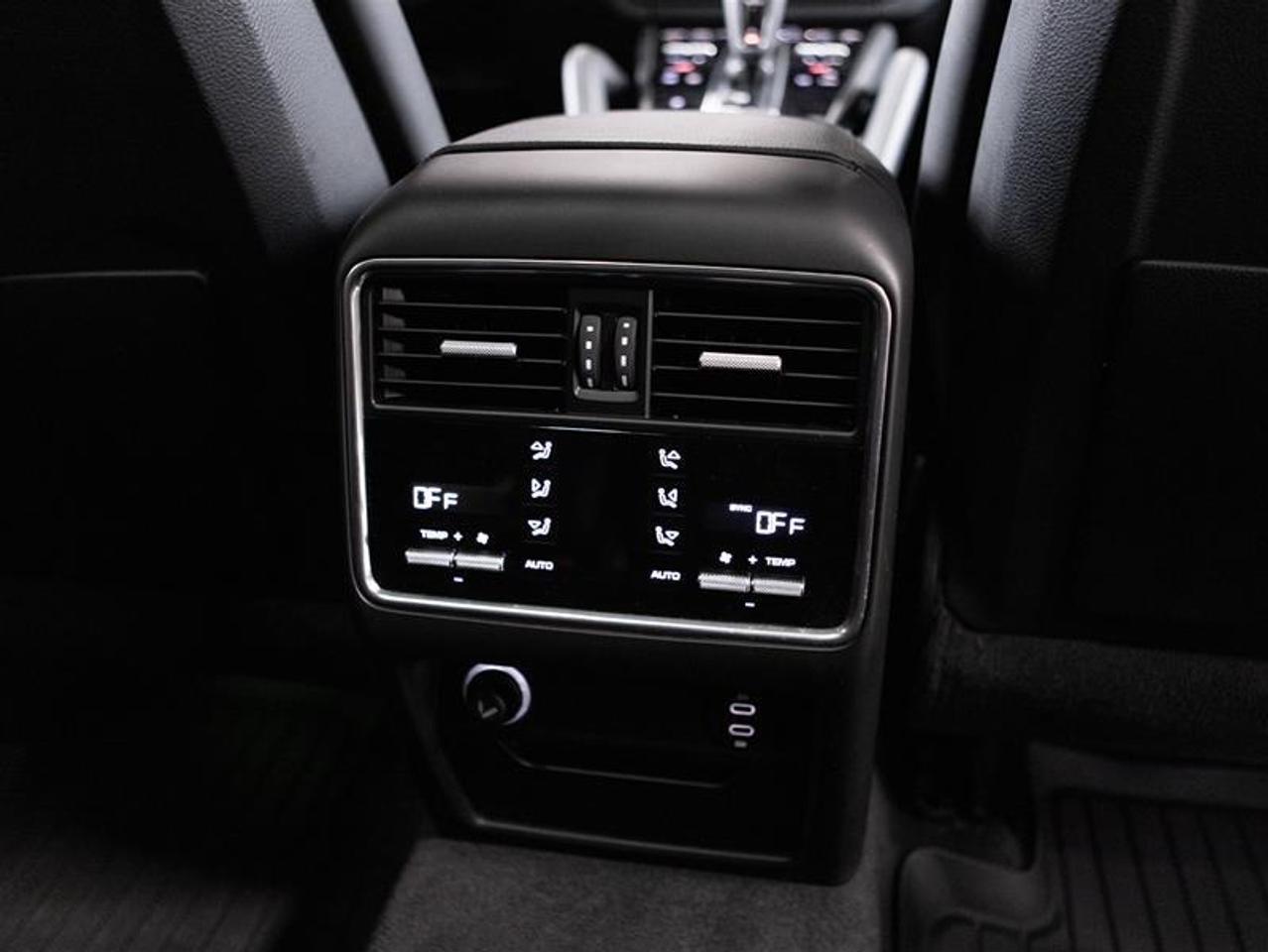2023 Porsche Cayenne  Photo