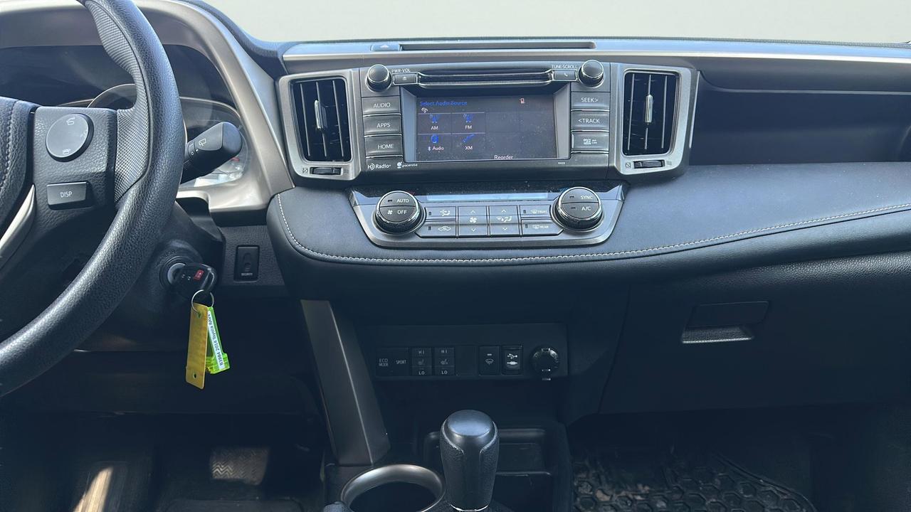 2014 Toyota RAV4 FWD 4dr XLE Photo