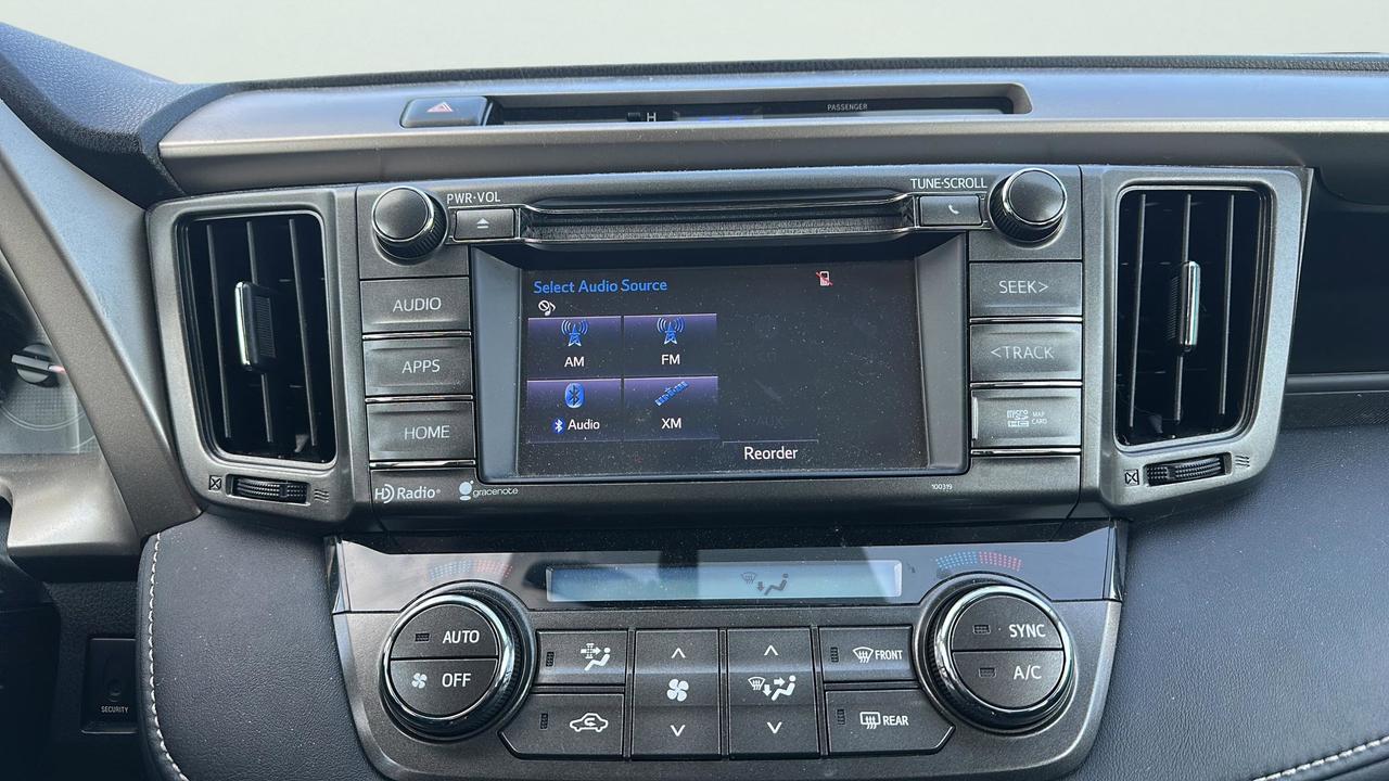2014 Toyota RAV4 FWD 4dr XLE Photo