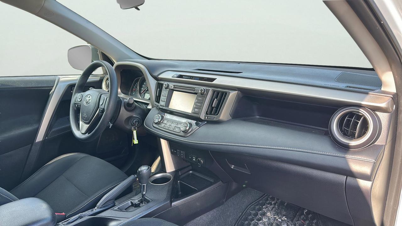 2014 Toyota RAV4 FWD 4dr XLE Photo