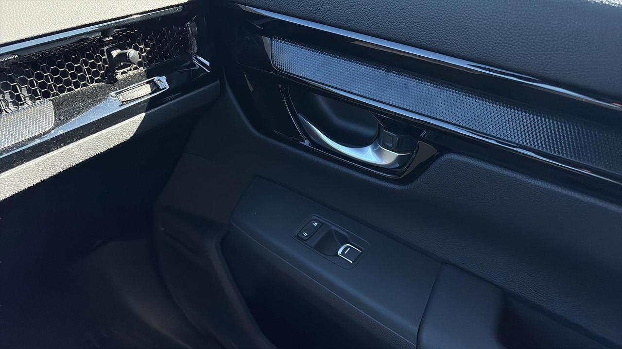 2024 Honda CR-V Hybrid Touring AWD Photo