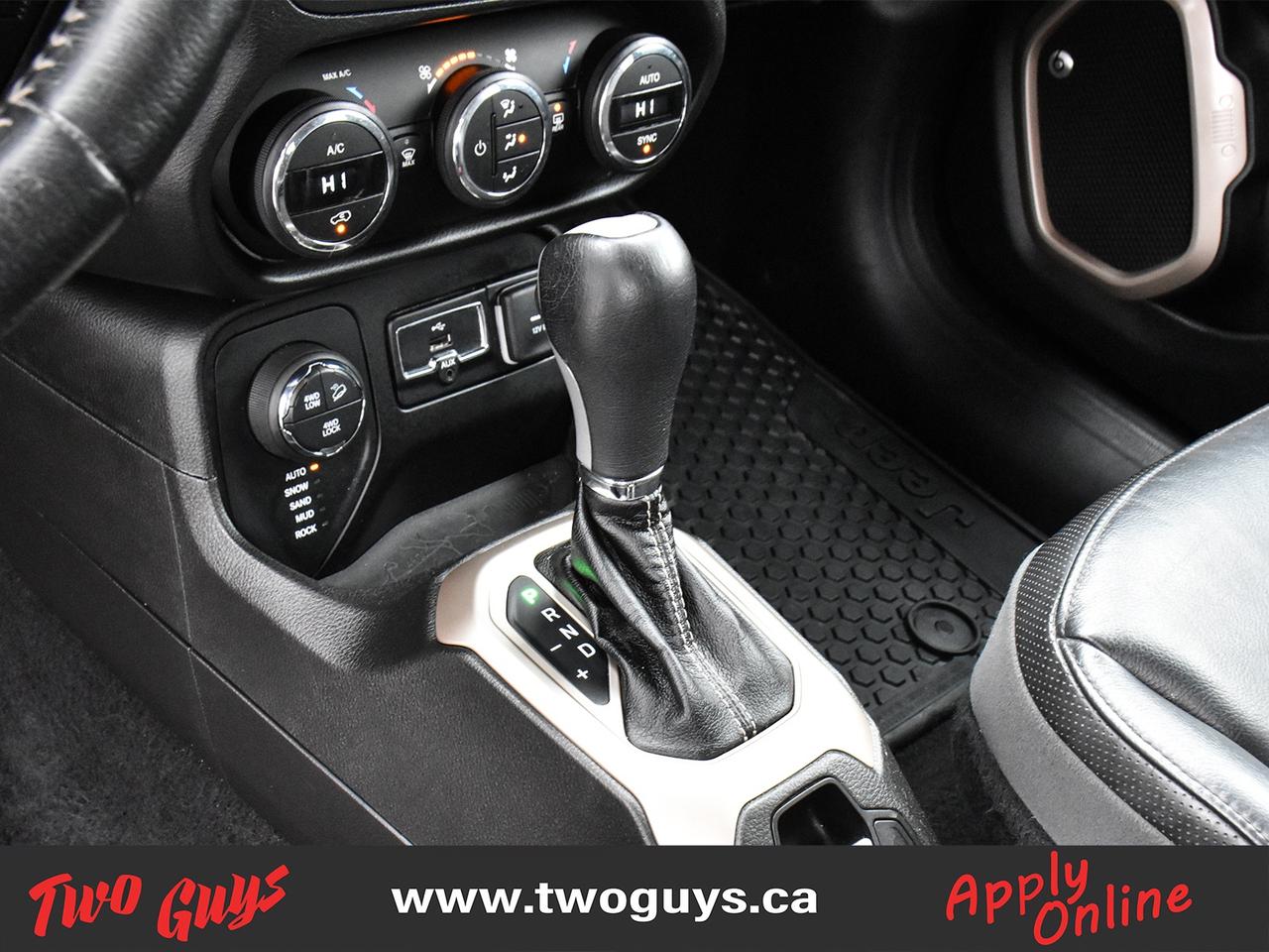 2017 Jeep Renegade 4WD 4dr Deserthawk -Ltd Avail- Leather Back Up Cam Photo