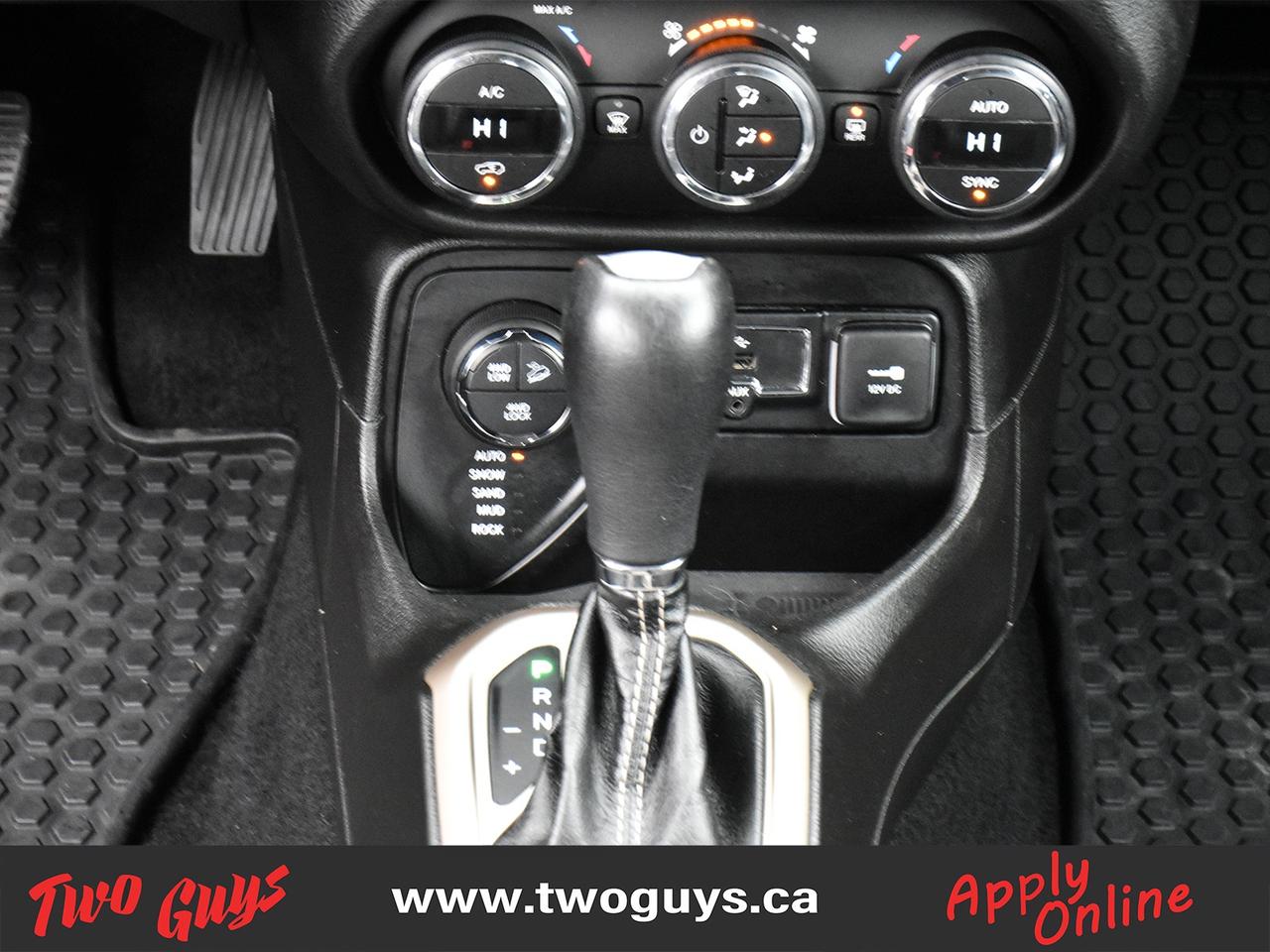 2017 Jeep Renegade 4WD 4dr Deserthawk -Ltd Avail- Leather Back Up Cam Photo