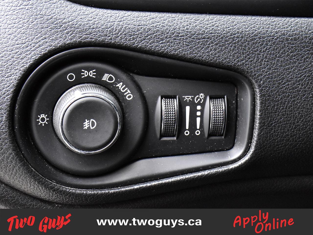 2017 Jeep Renegade 4WD 4dr Deserthawk -Ltd Avail- Leather Back Up Cam Photo