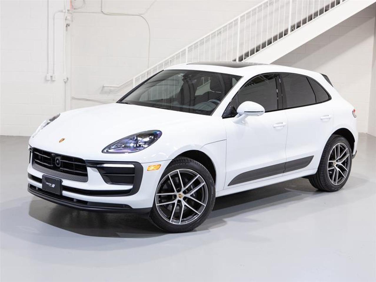 2024 Porsche Macan AWD Photo