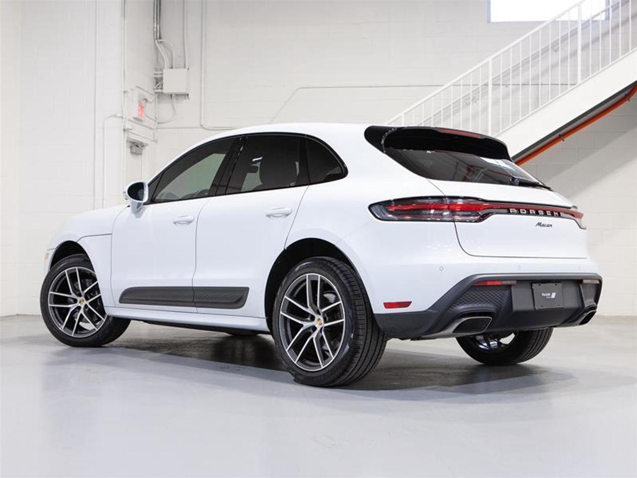 2024 Porsche Macan AWD Photo