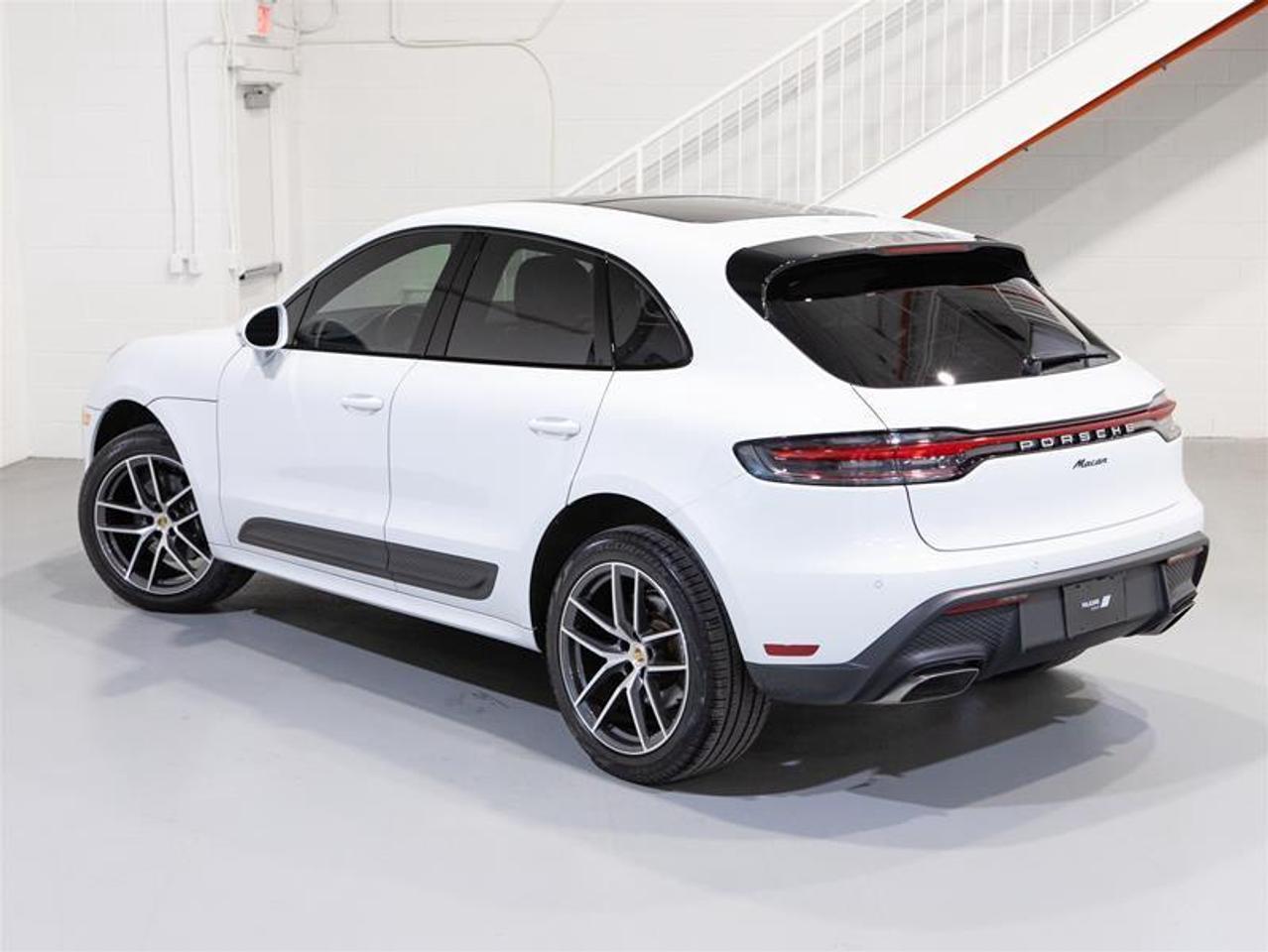 2024 Porsche Macan AWD Photo
