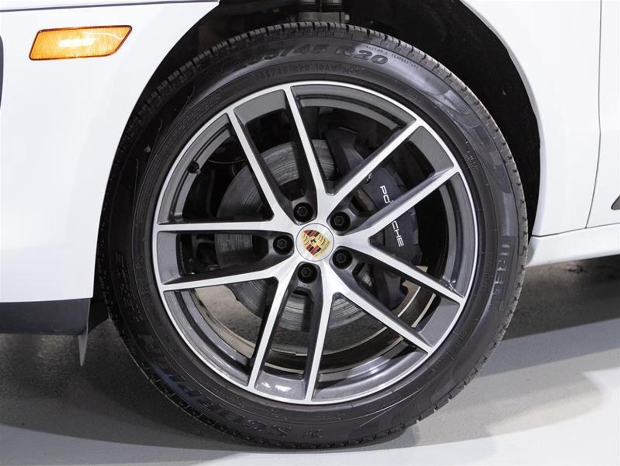 2024 Porsche Macan AWD Photo