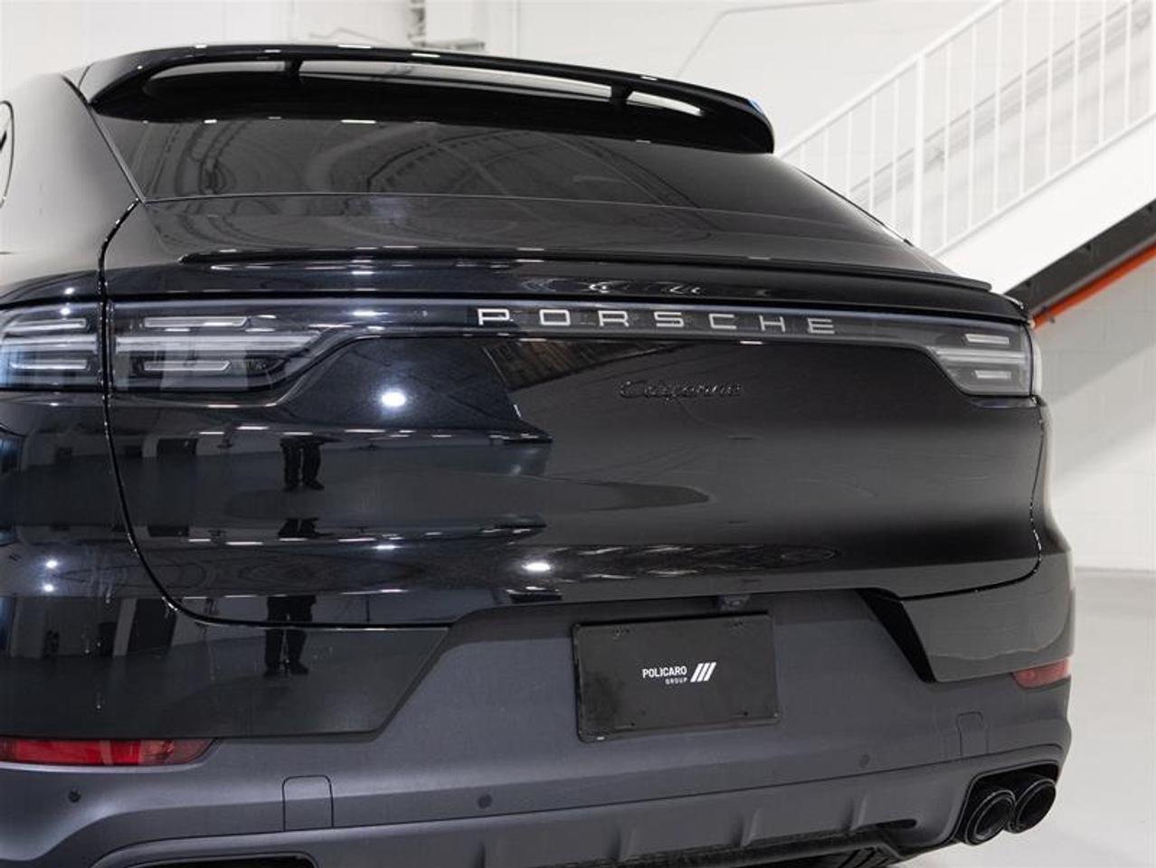 2023 Porsche Cayenne Platinum Edition Photo